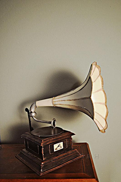 1911 HMV Gramophone Monarch Model V Display-Only Home and Decor - Medieval Replicas