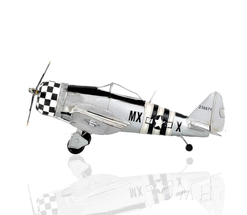 1943 Republic P-47 Bomber-Fighter Aeroplane model - Medieval Replicas