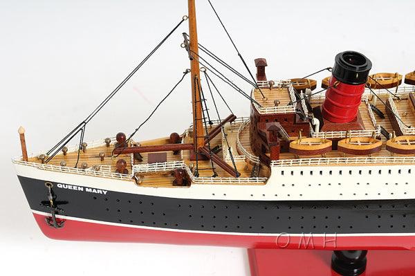 Handcrafted Queen Mary FULLY ASSEMBLED MODEL Ship - Medieval Replicas