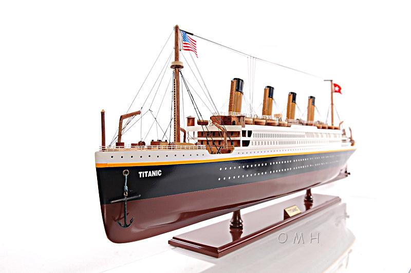 Handcrafted RMS Titanic Midel Ship Large with Display Case - Medieval Replicas