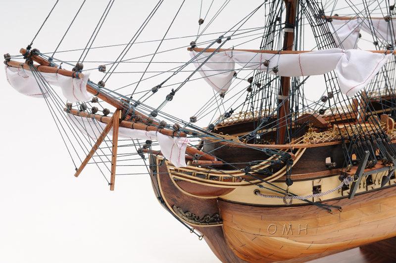 Handcrafted  USS Constitution Large Model Ship With Display Case Home Decor - Medieval Replicas