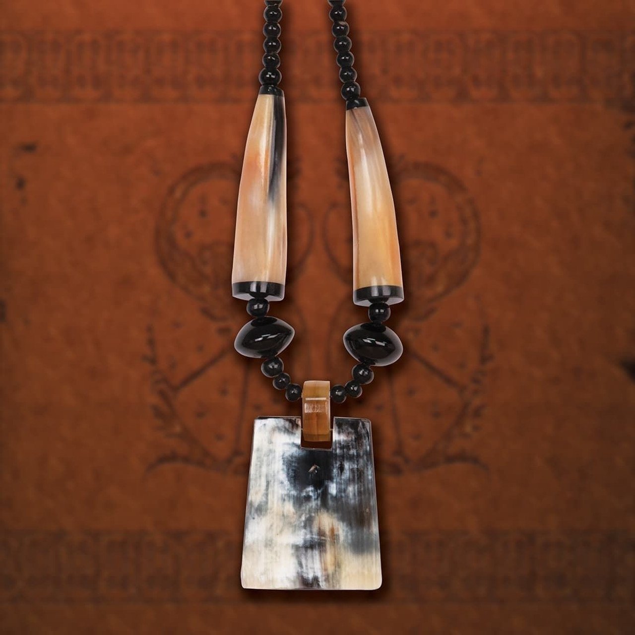 0009557_ragnar-horn-necklace__09248