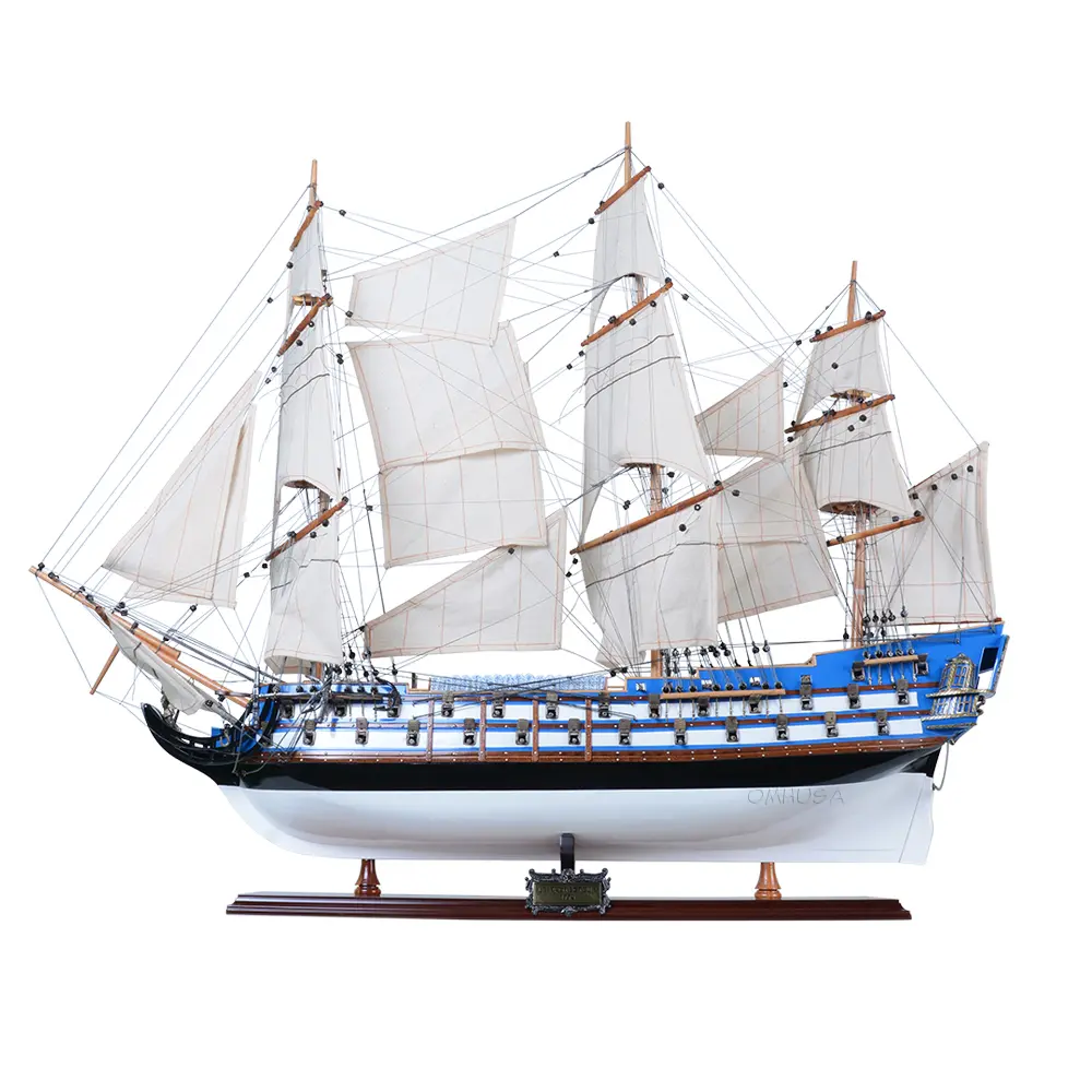 T16820LE20PROTECTEUR20L01.webp Le Protecteur Medium Admiral Line | Fully Assembled