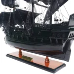 Black Pearl Pirate Ship Small Captain Line