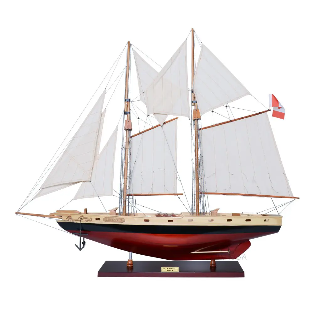 Y133-BLUENOSE-II-PAINTED-MEDIUM-L01.webp Bluenose II painted Medium Fully Assembled