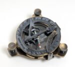 Sundial Compass in wood box (Small) — view 2