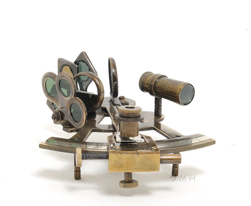 Nautical Sextant in wood box (Medium) — view 1 Nautical Sextant in wood box (Medium) — view 1