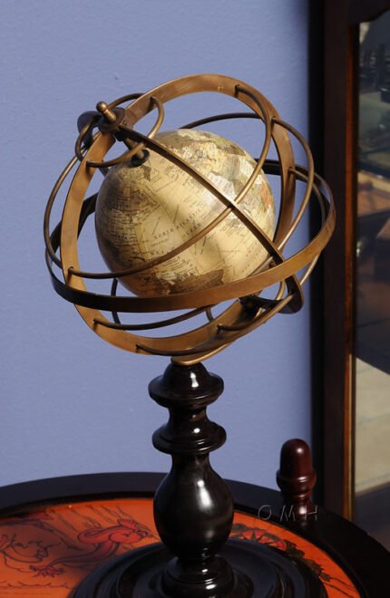 Globe in Brass rings — view 1