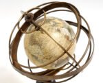 Globe in Brass rings — view 3