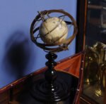 Globe in Brass rings — view 6